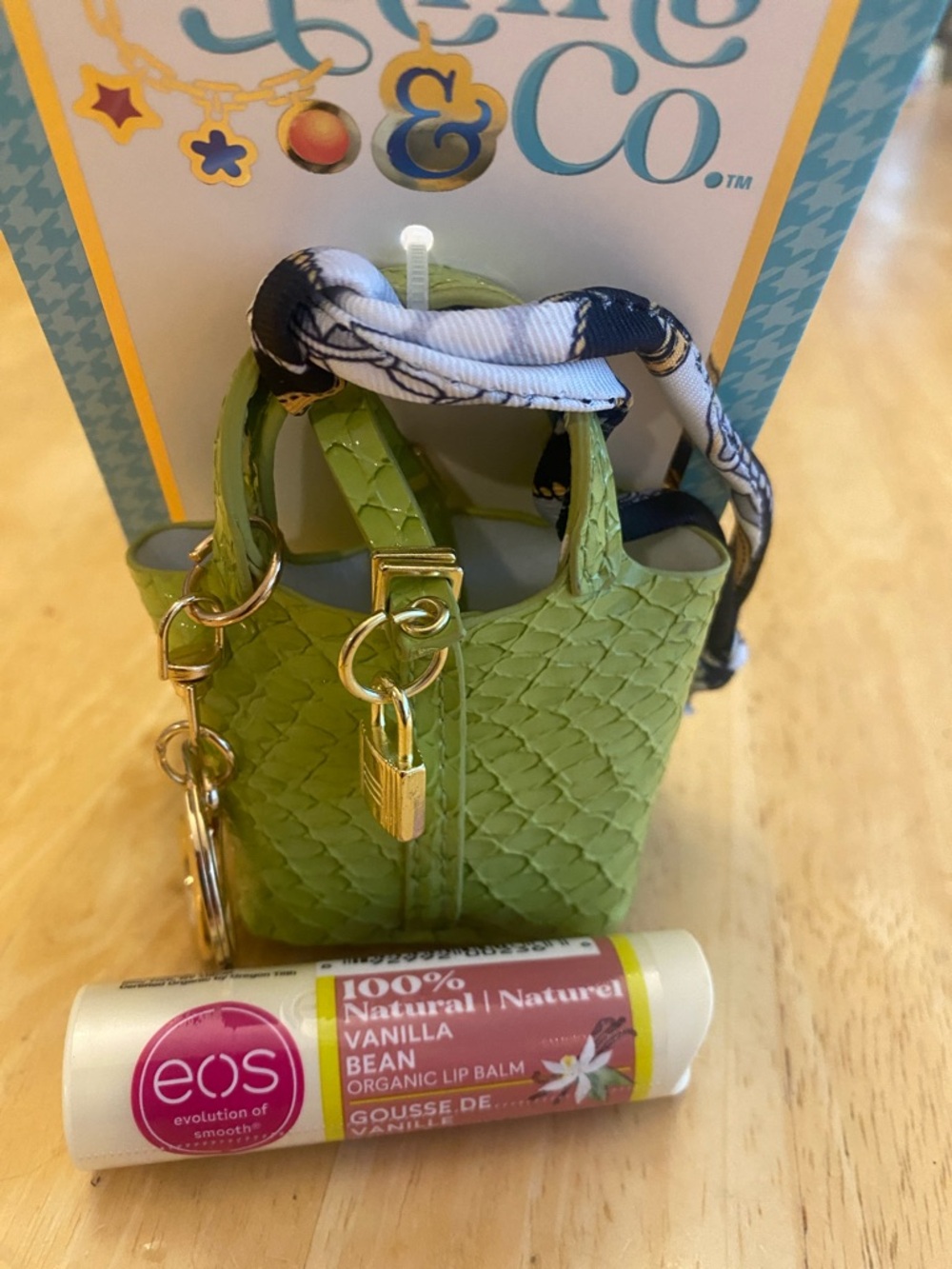 Bundle - faux leather tote Bag purse charm Keychain & eos lip balm NWT - Picture 3 of 4